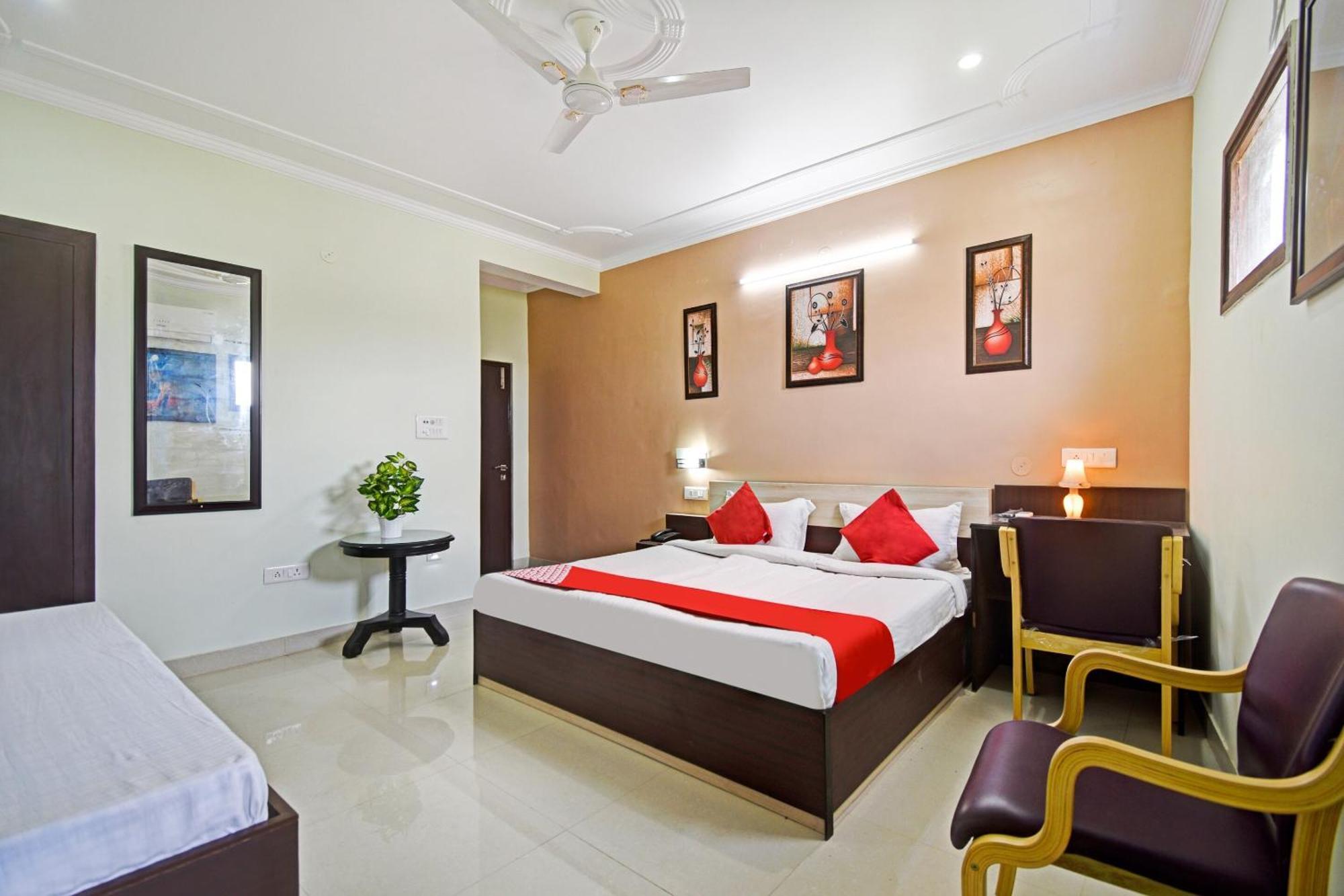 Hotel O 75407 Hotel Jaipur Home Stay Hawa Sadak Exterior foto